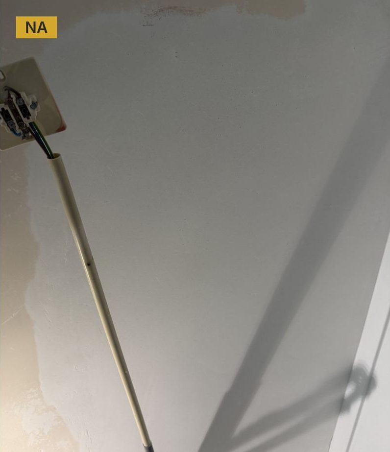 Hersteld stucwerk in een hoek
